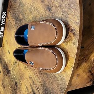 Nautica boys size 4 brown boat shoe